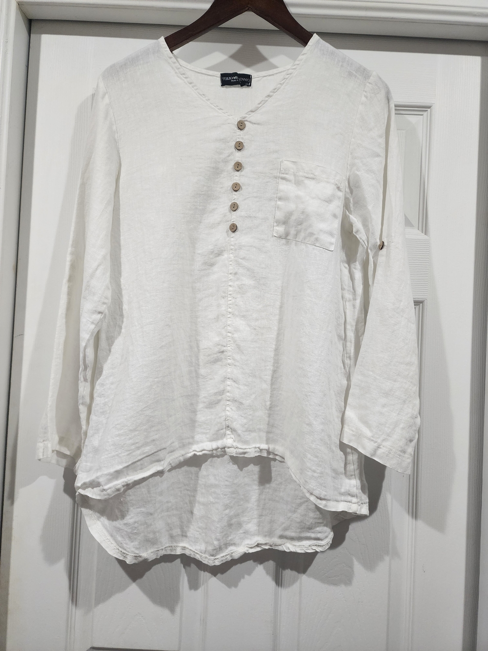 100% Linen Relaxed White Linen Button-Front Tunic with Pocket